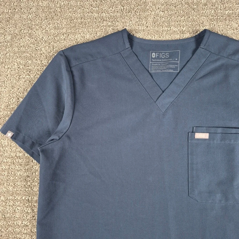 FIGS Leon Scrub Top Mens M Dark Blue V-Neck Short Sleeve FM1500 Medical Nurse